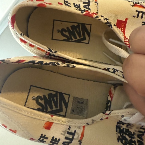 Vans Men’s Official Packaging Label Cream and Red Graphic Sneakers Sz 11 - Picture 8 of 8